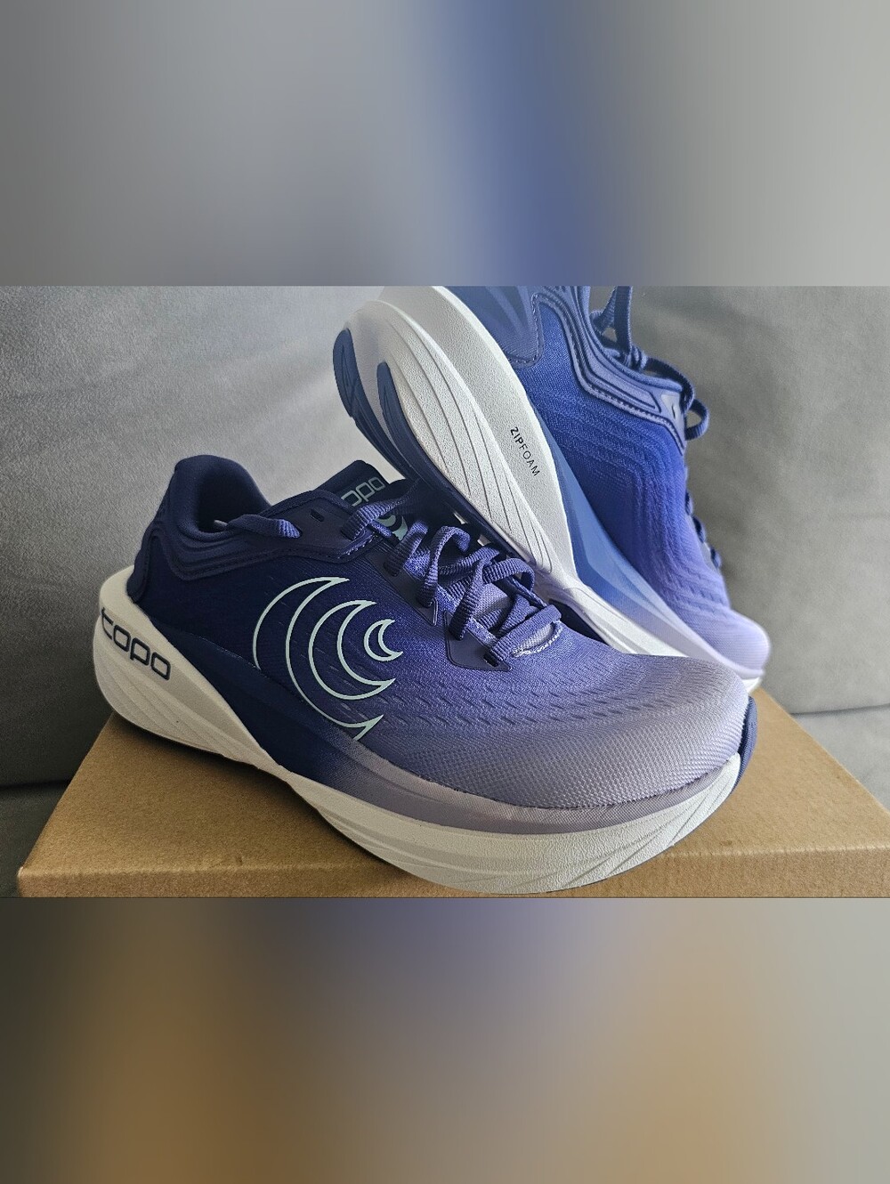 Women's Topo Athletic Phantom 4.    Sz 6.5